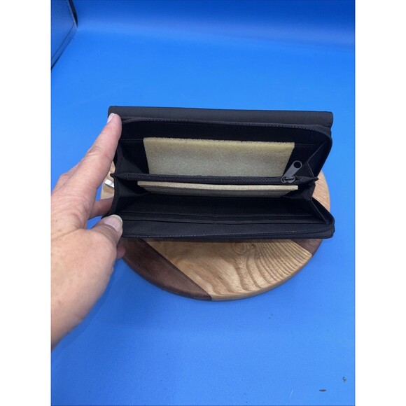 NWOT Kate Spade Iconic Black Nylon Wallet Billfold Zip Around Silver Hardware - Picture 4 of 6